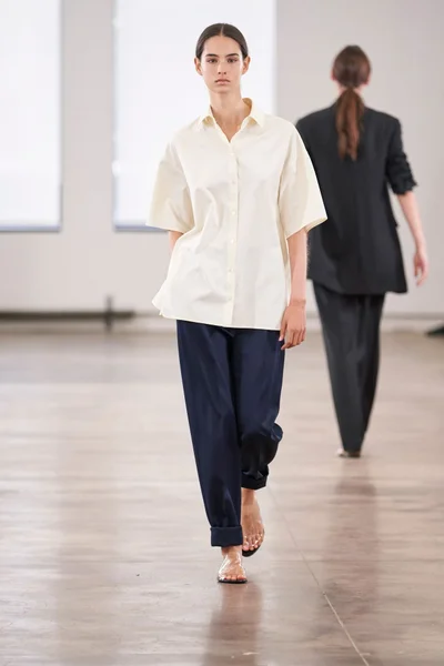 Look 14